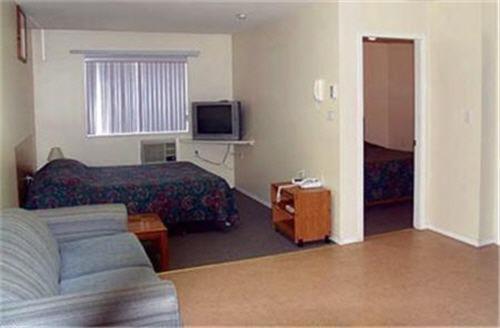 Fraser Bridge Inn And Rv Park Quesnel Δωμάτιο φωτογραφία
