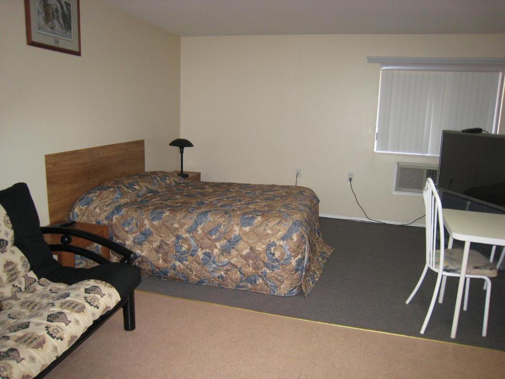 Fraser Bridge Inn And Rv Park Quesnel Δωμάτιο φωτογραφία