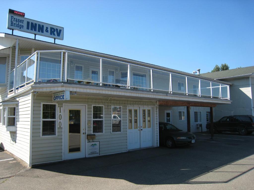 Fraser Bridge Inn And Rv Park Quesnel Εξωτερικό φωτογραφία